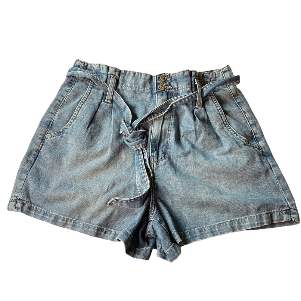 American Eagle mom Shorts medium wash size 12 with matching belt NWT